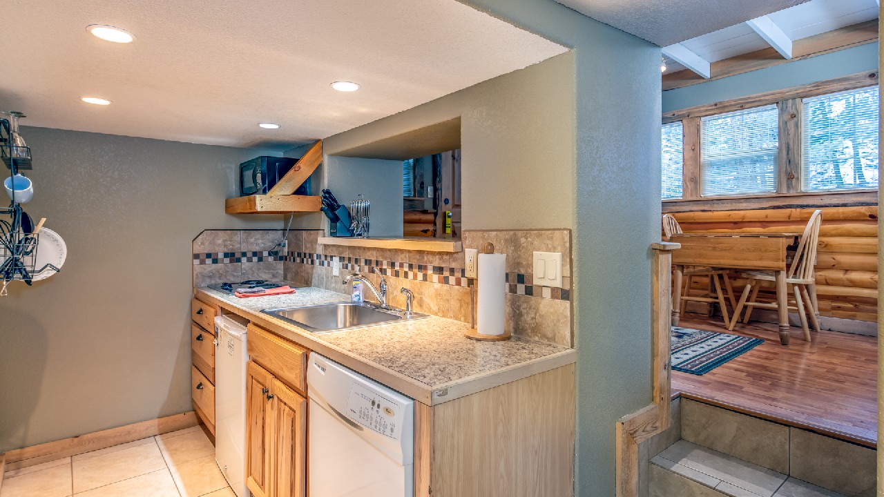 Estes Park rental kitchen