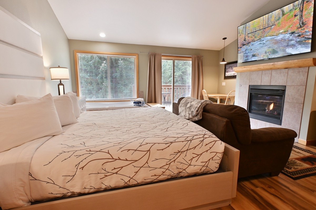 Riverview Suite