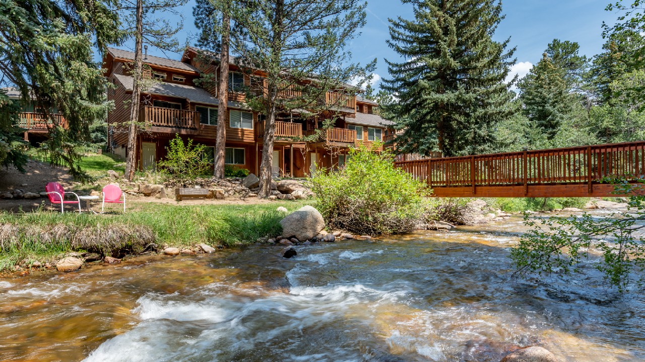 Luxury Riverfront Suite exterior at Stonebrook Resort in Estes Park.