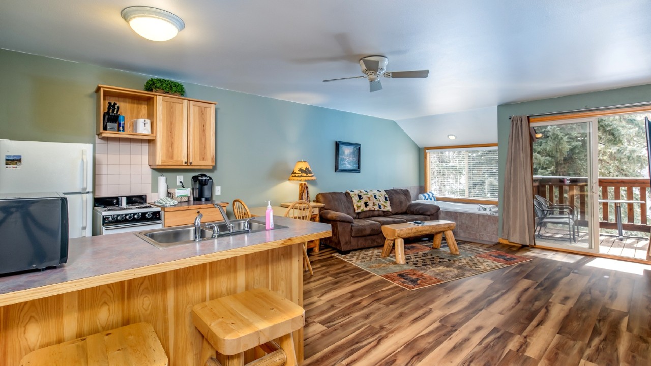 Living area in the 3-Story Riverview Suite